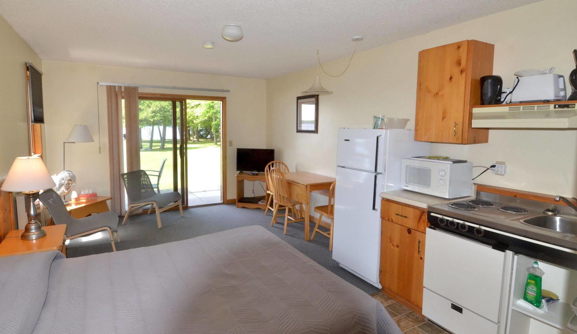 Balsam Resort Fenelon Falls 외부 사진